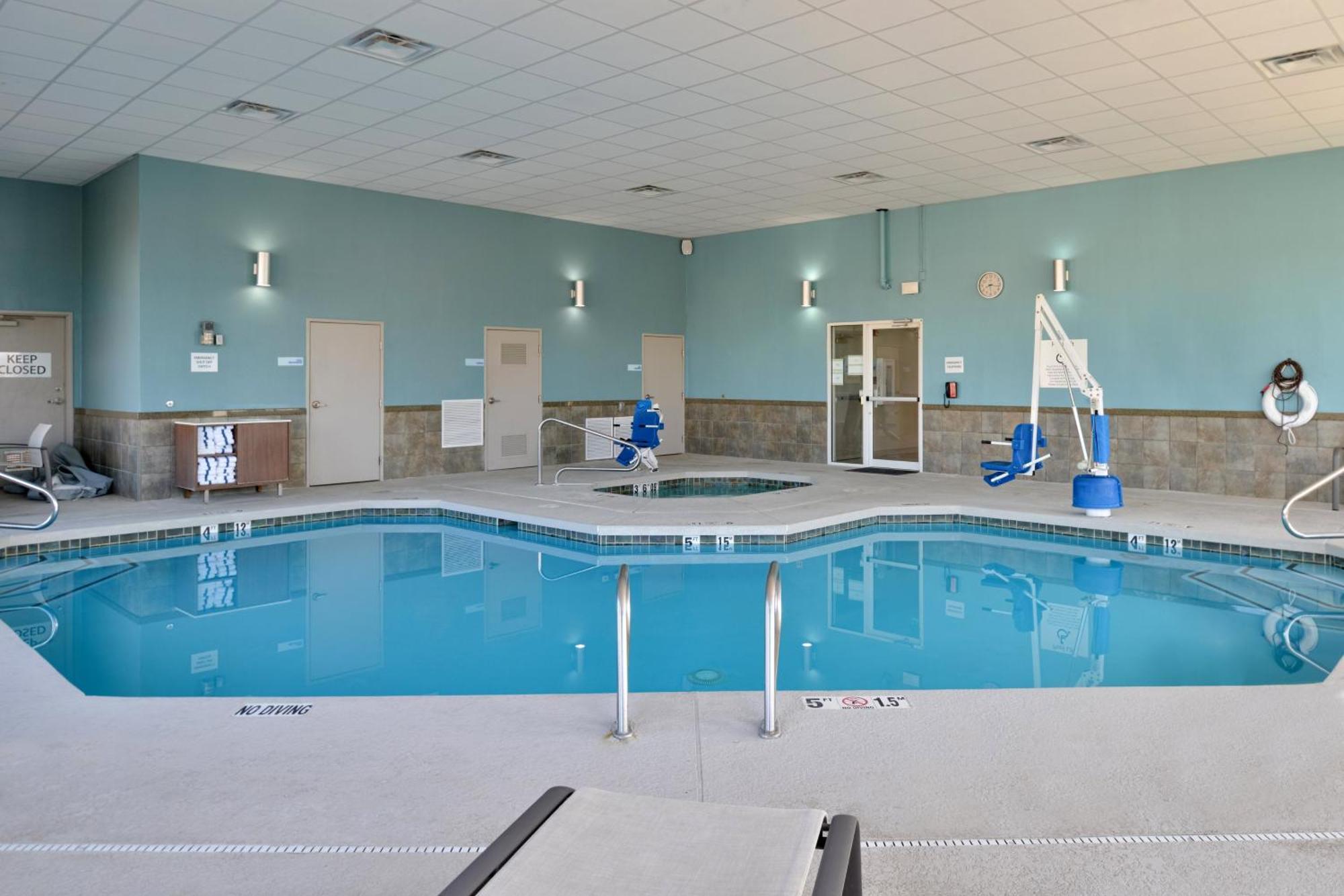 Holiday Inn Express Hotel & Suites Farmington By Ihg Eksteriør billede
