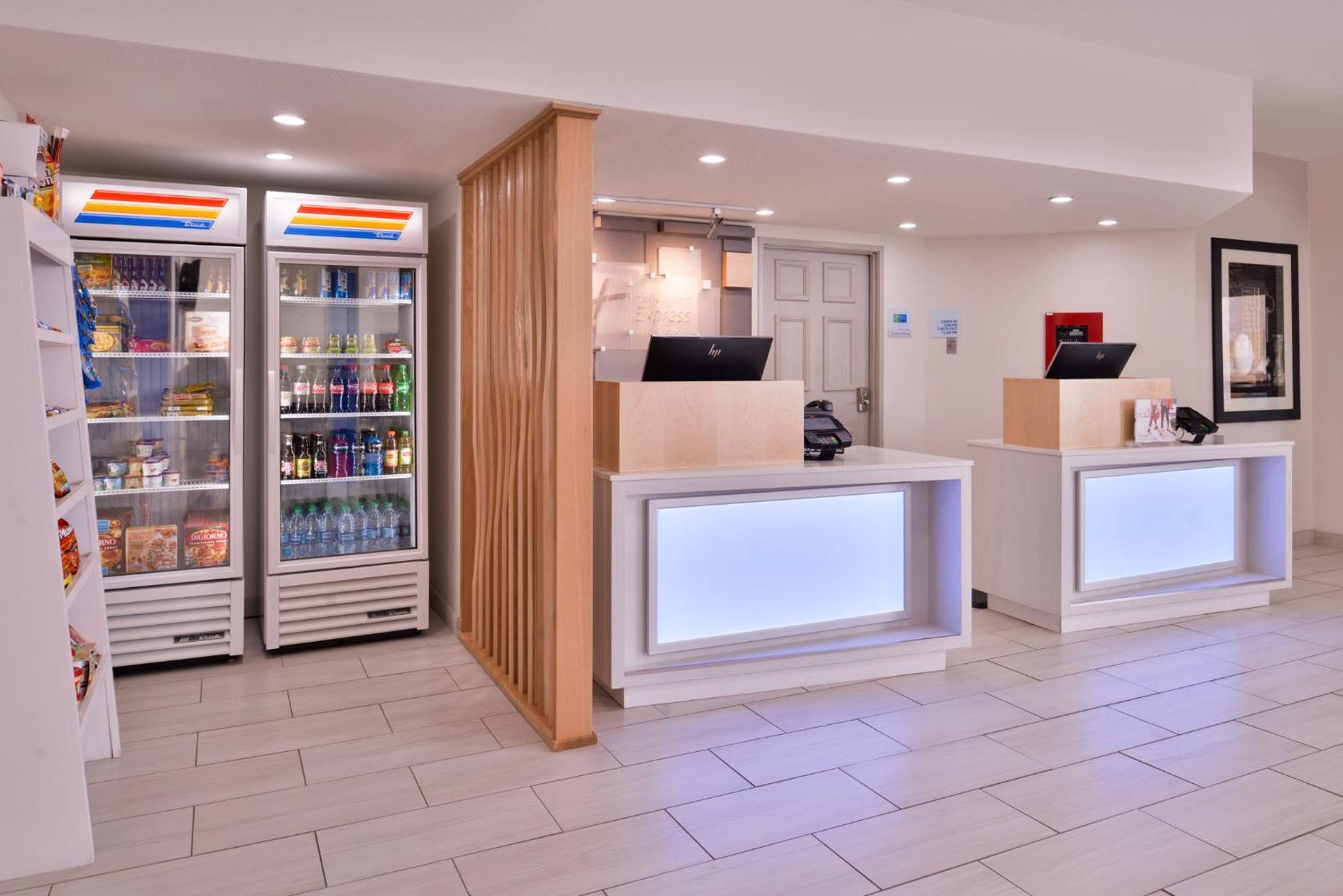 Holiday Inn Express Hotel & Suites Farmington By Ihg Eksteriør billede
