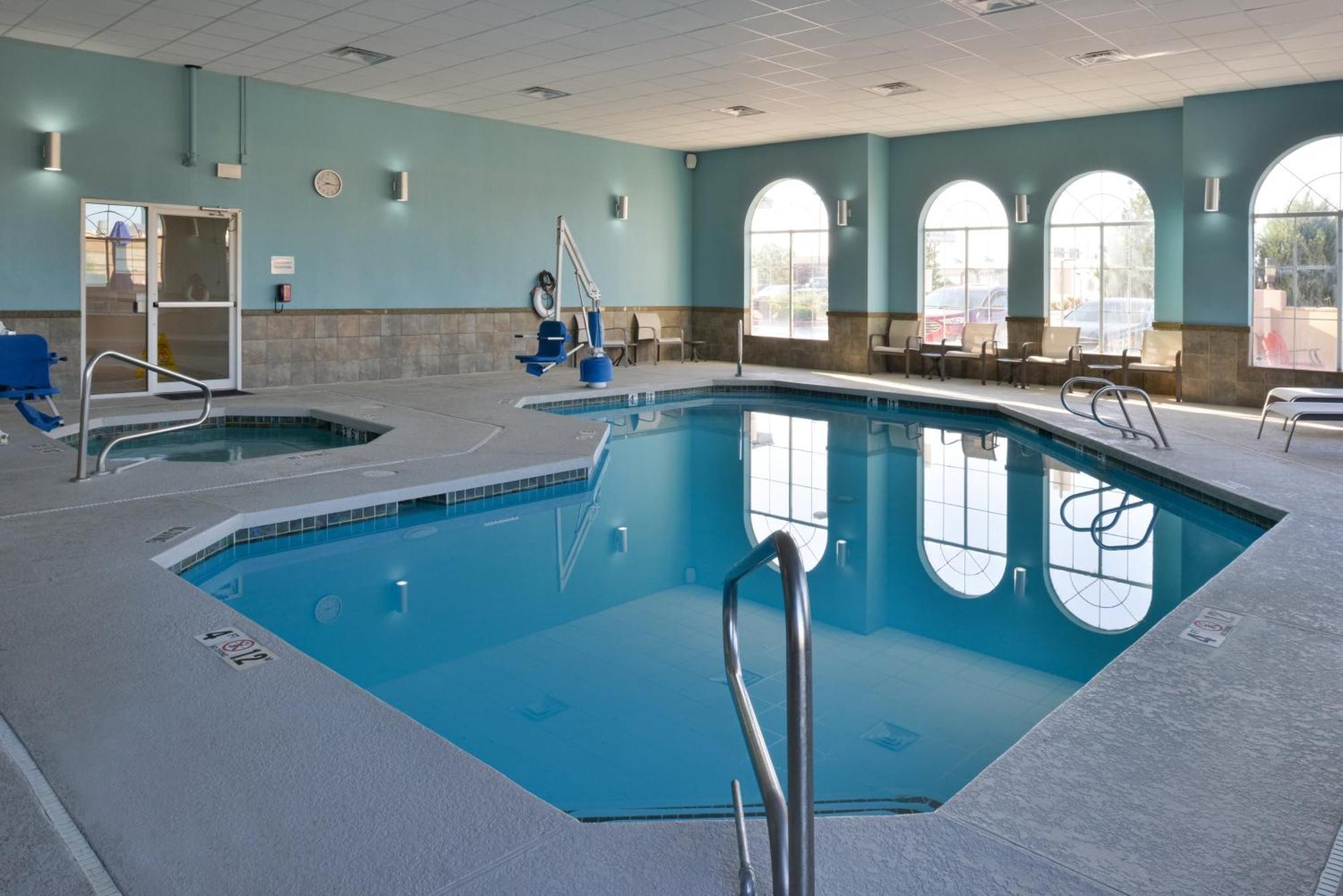 Holiday Inn Express Hotel & Suites Farmington By Ihg Eksteriør billede