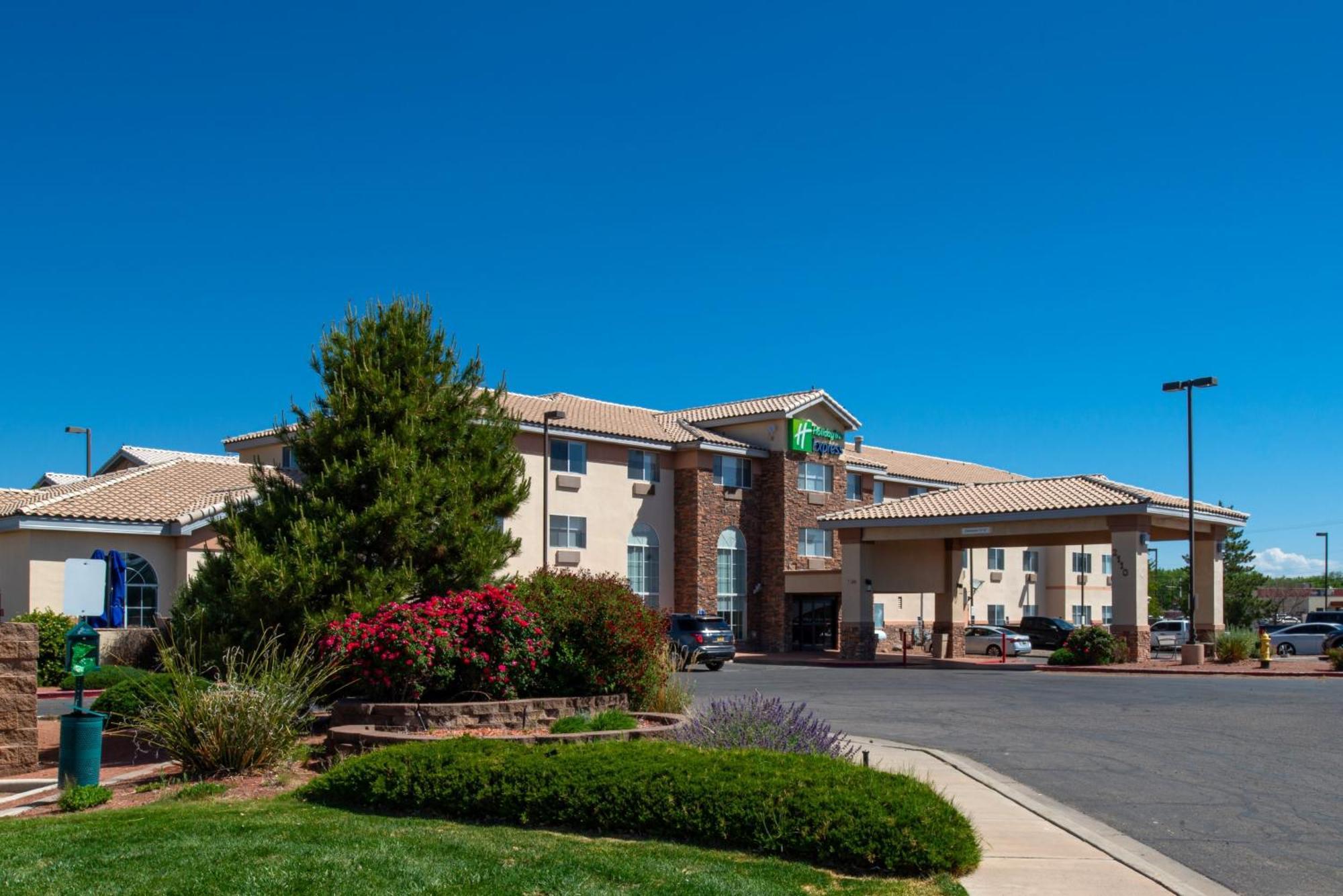 Holiday Inn Express Hotel & Suites Farmington By Ihg Eksteriør billede