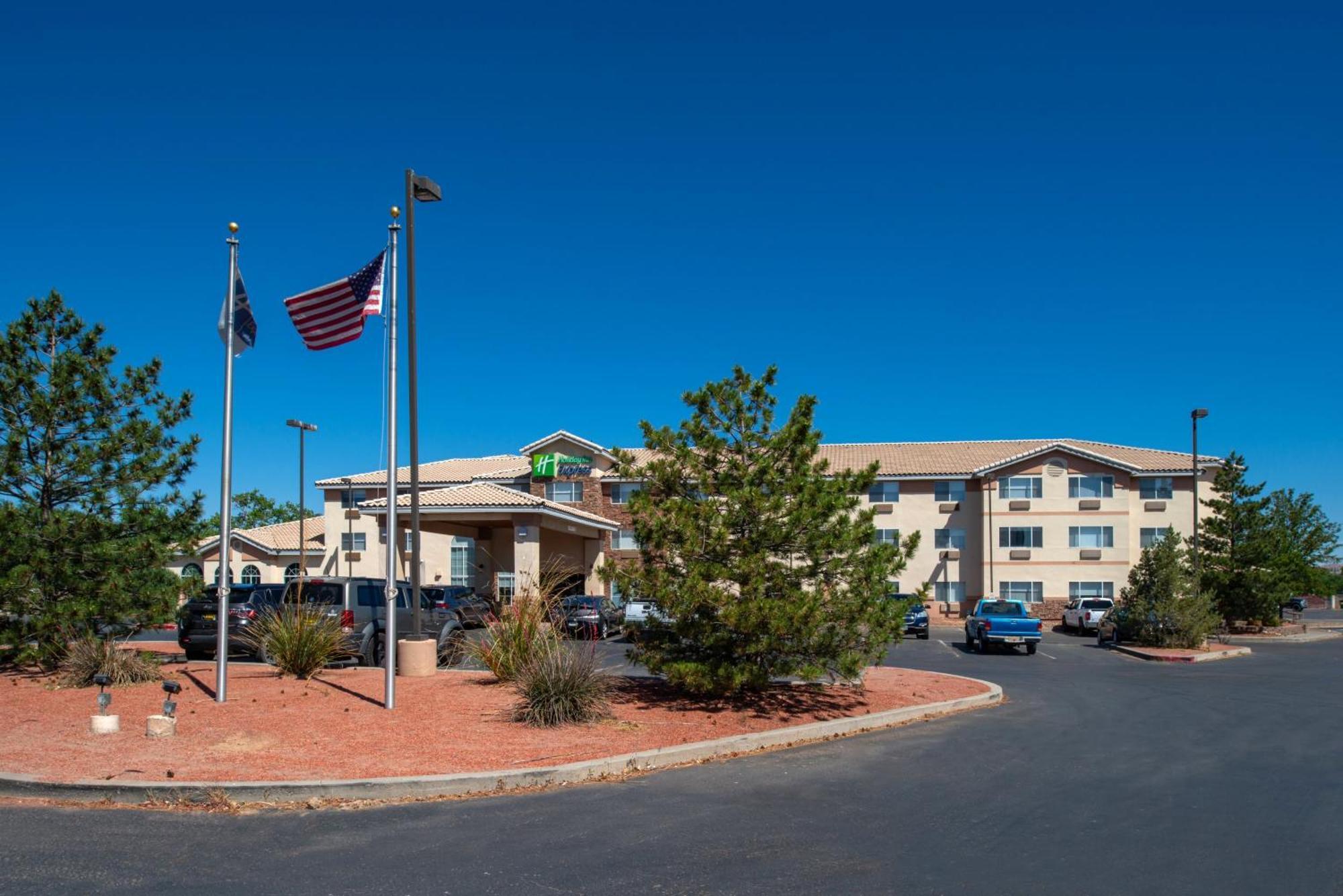 Holiday Inn Express Hotel & Suites Farmington By Ihg Eksteriør billede