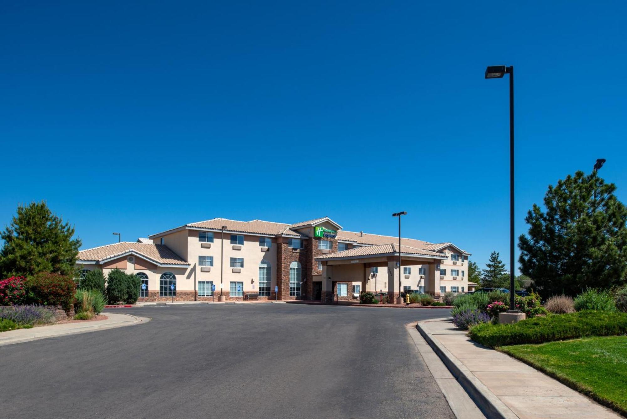 Holiday Inn Express Hotel & Suites Farmington By Ihg Eksteriør billede