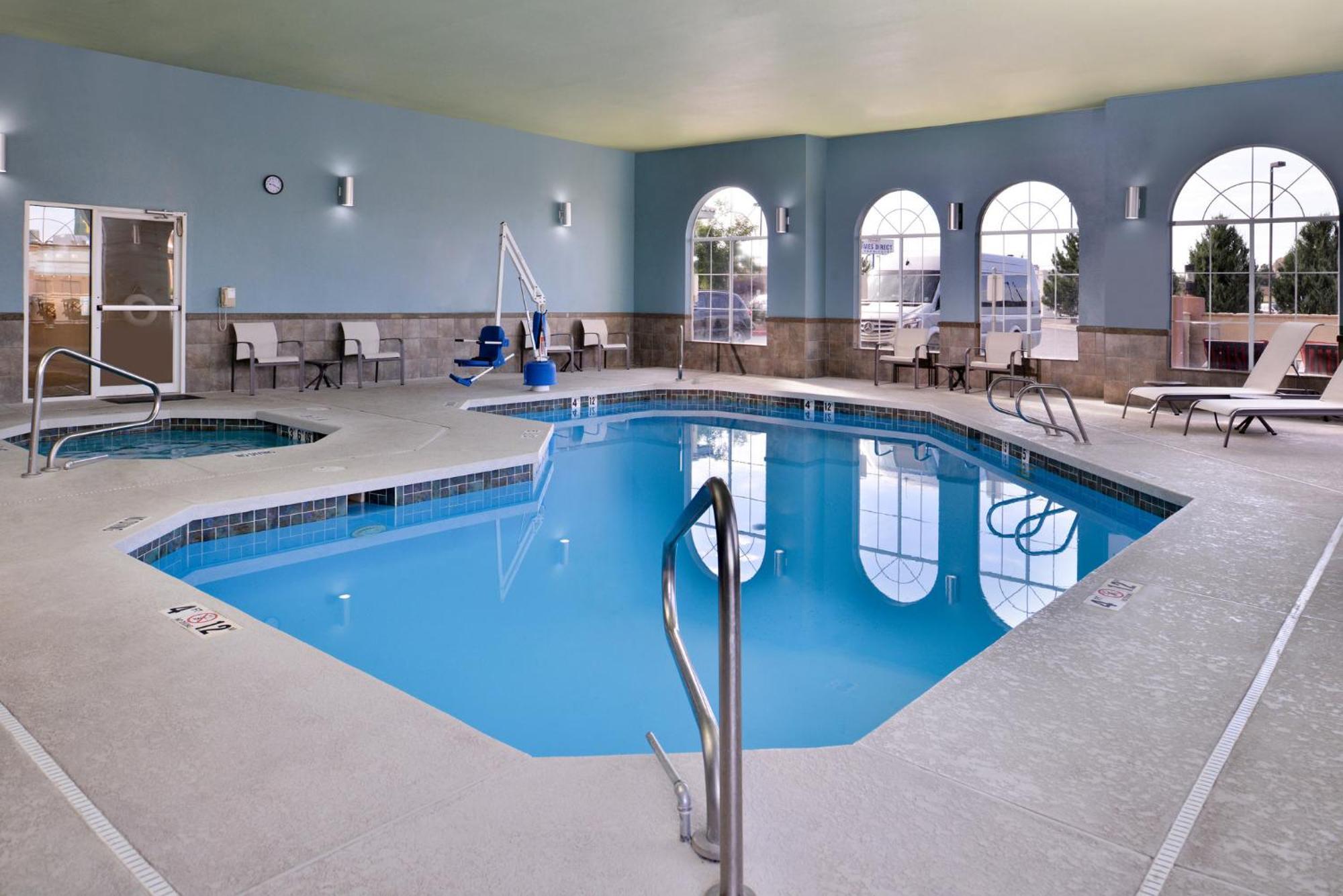 Holiday Inn Express Hotel & Suites Farmington By Ihg Eksteriør billede