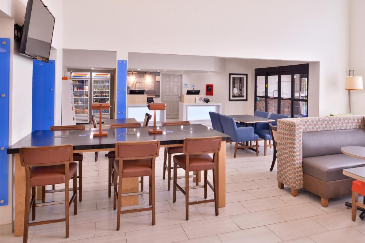 Holiday Inn Express Hotel & Suites Farmington By Ihg Eksteriør billede